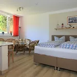 Feriendomizil Achtern Oewer レーメ